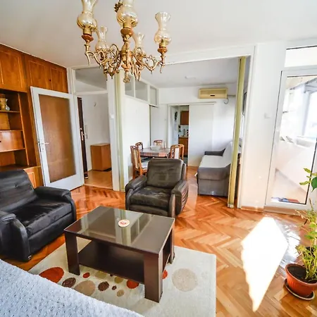 Centar Lux Apartmán *