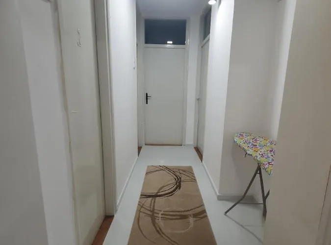 Centar Lux Πίροτ